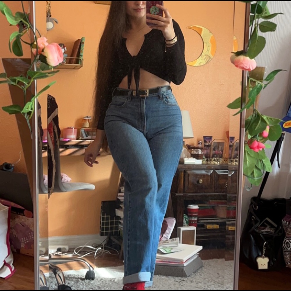 🌟Fashion Nova Mom Jeans🌟 - Picture 6 of 6